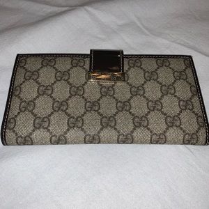 Full size Gucci wallet